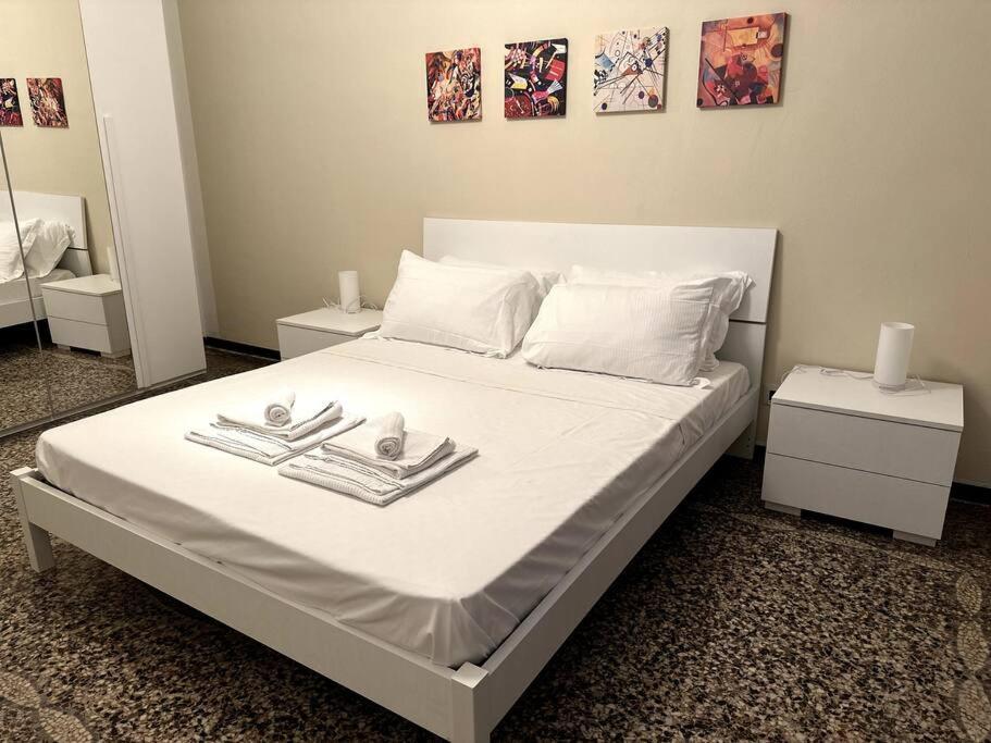 Apartamento Ridi Che Ti Passa In Vico Del Fieno Génova Exterior foto